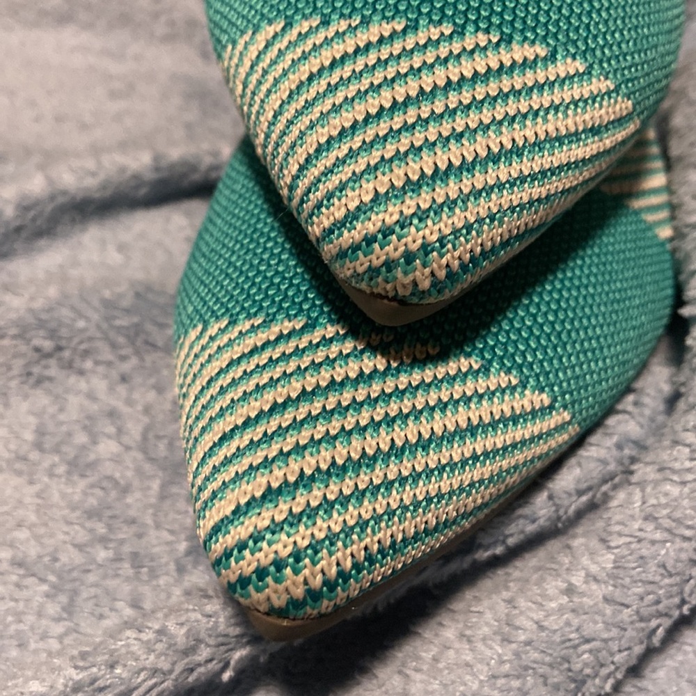 Rothy’s size 8w green and cream used but as you can see in like new condition - Picture 17 of 17